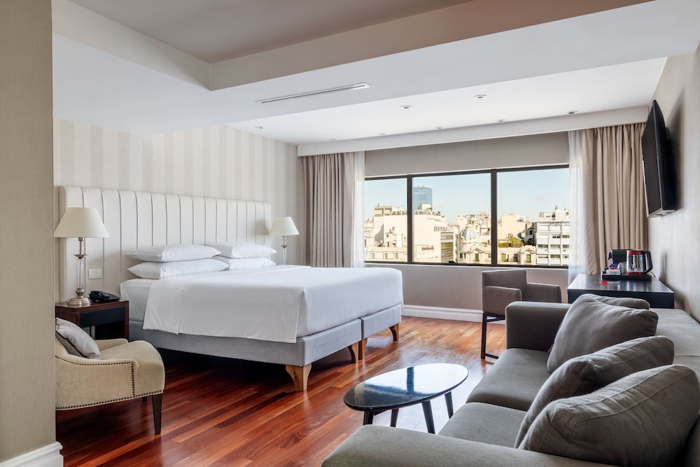 Room, King Bed, City View, Pool Access، Marriott Buenos Aires Downtown 2/5