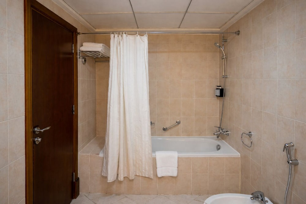 Sheraton Khalidiya Hotel 70/70