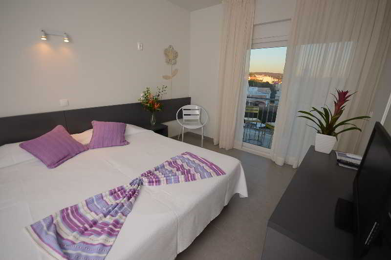 Standard, Double or Twin Bed