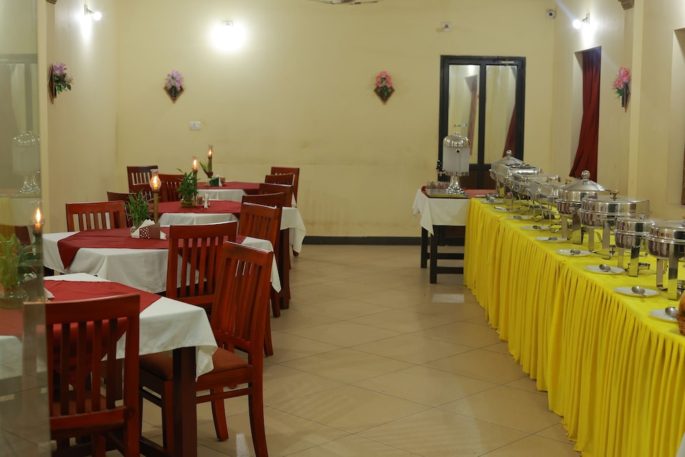 IDEAL AYURVEDIC RESORT AND NEW IDEAL PANCHAKARMA CENTRE 35/50