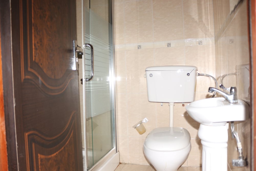 Phisbond Hotels 11/11