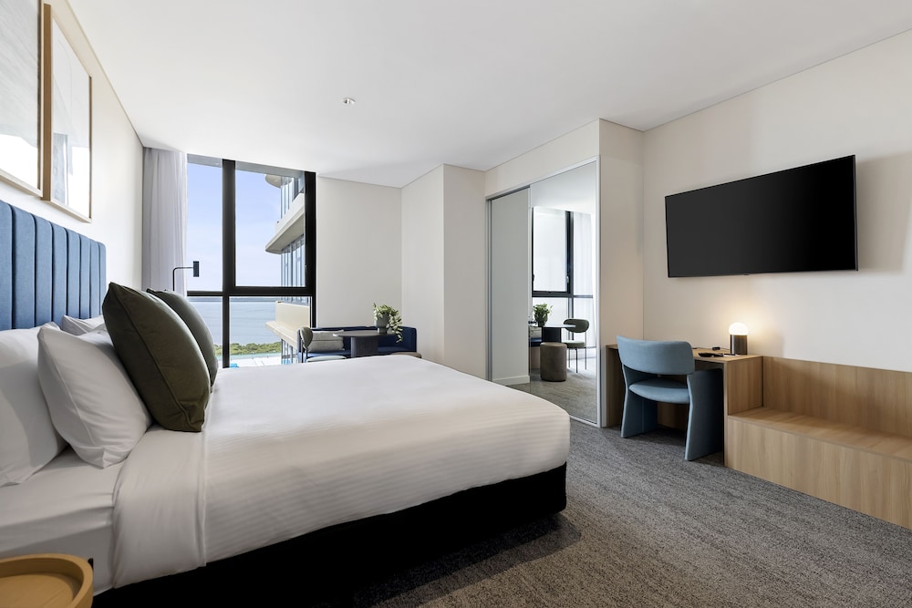 DELUXE, STUDIO, APARTMENT