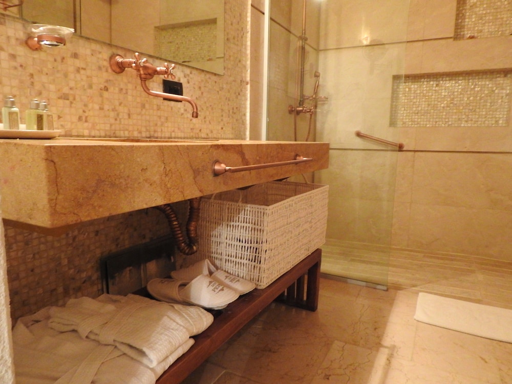 HOTEL BOUTIQUE DON PEPE 25/72