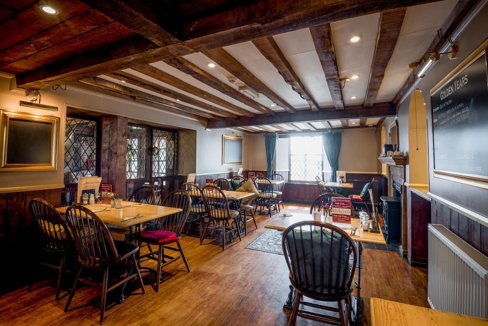 The Longboat Inn 33/41
