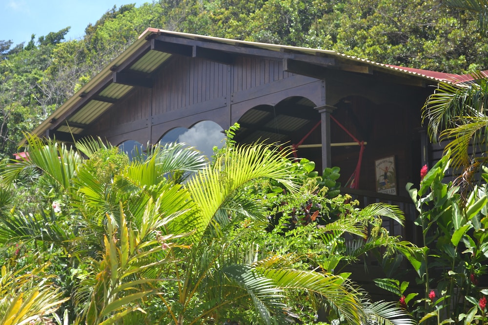 Piton Bungalows 2/50
