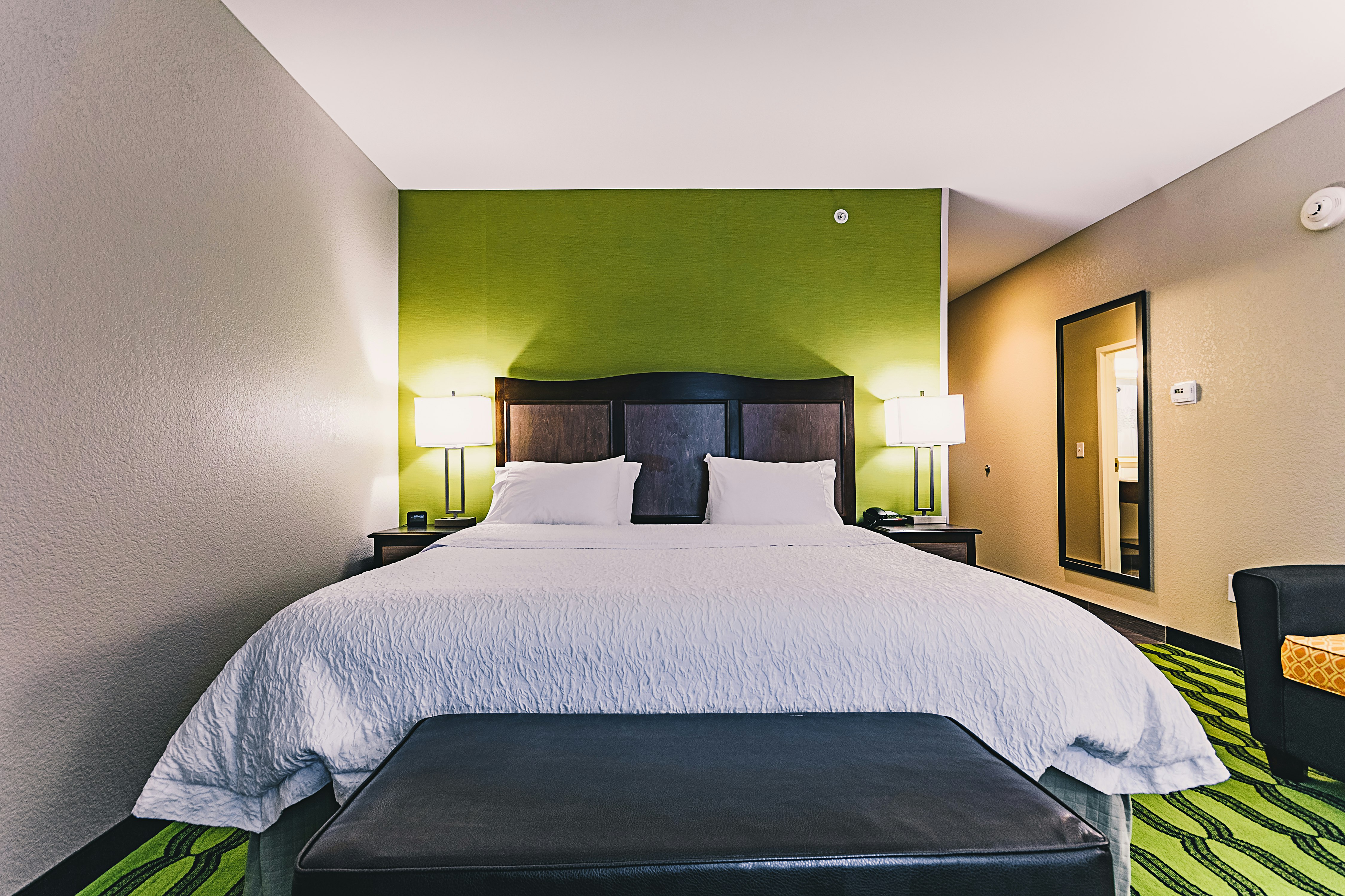 ROOM, KING BED