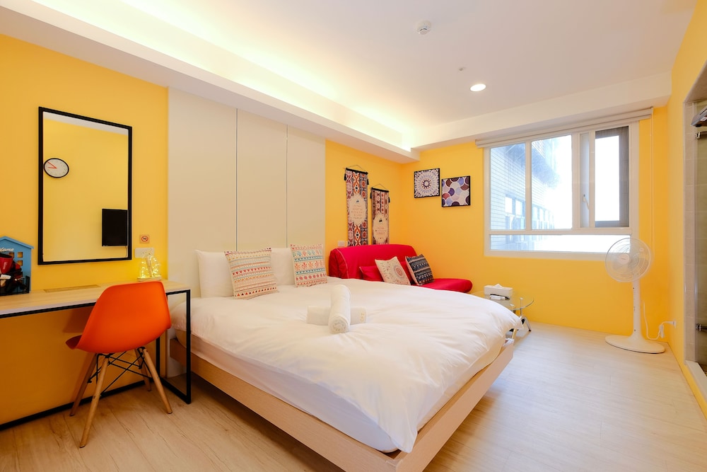 Color Fun Inn 9/60