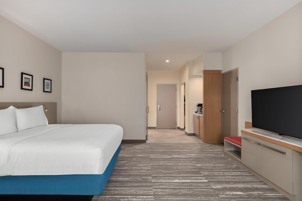 ROOM, KING BED, ACCESSIBLE