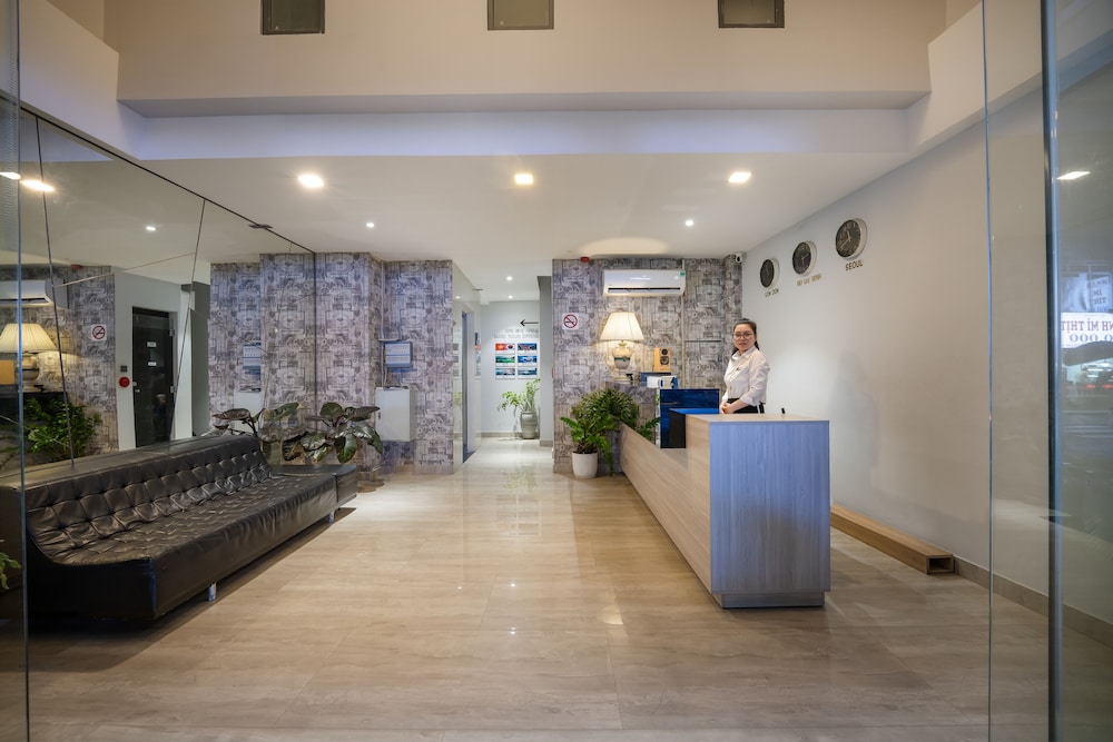 Mari Queen Hotel 4/33