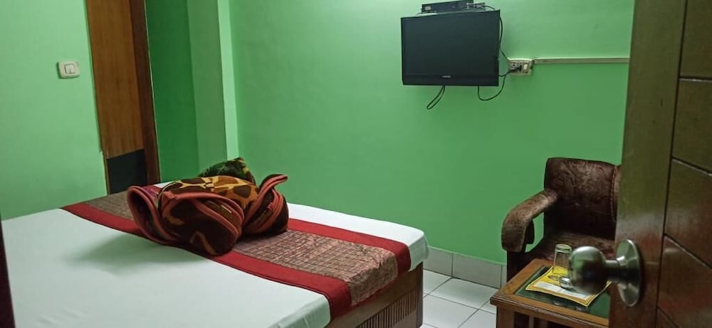 Hotel Delhi Regency 23/63
