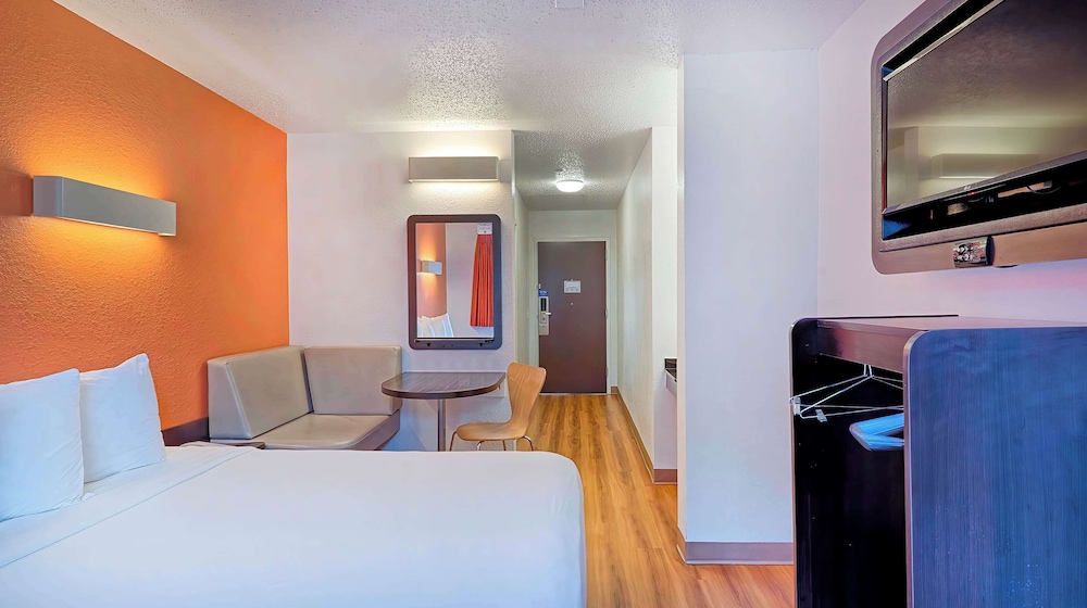 Room at Studio6 Suites Los Angeles, CA - Los Angeles LAX, INGLEWOOD - CA