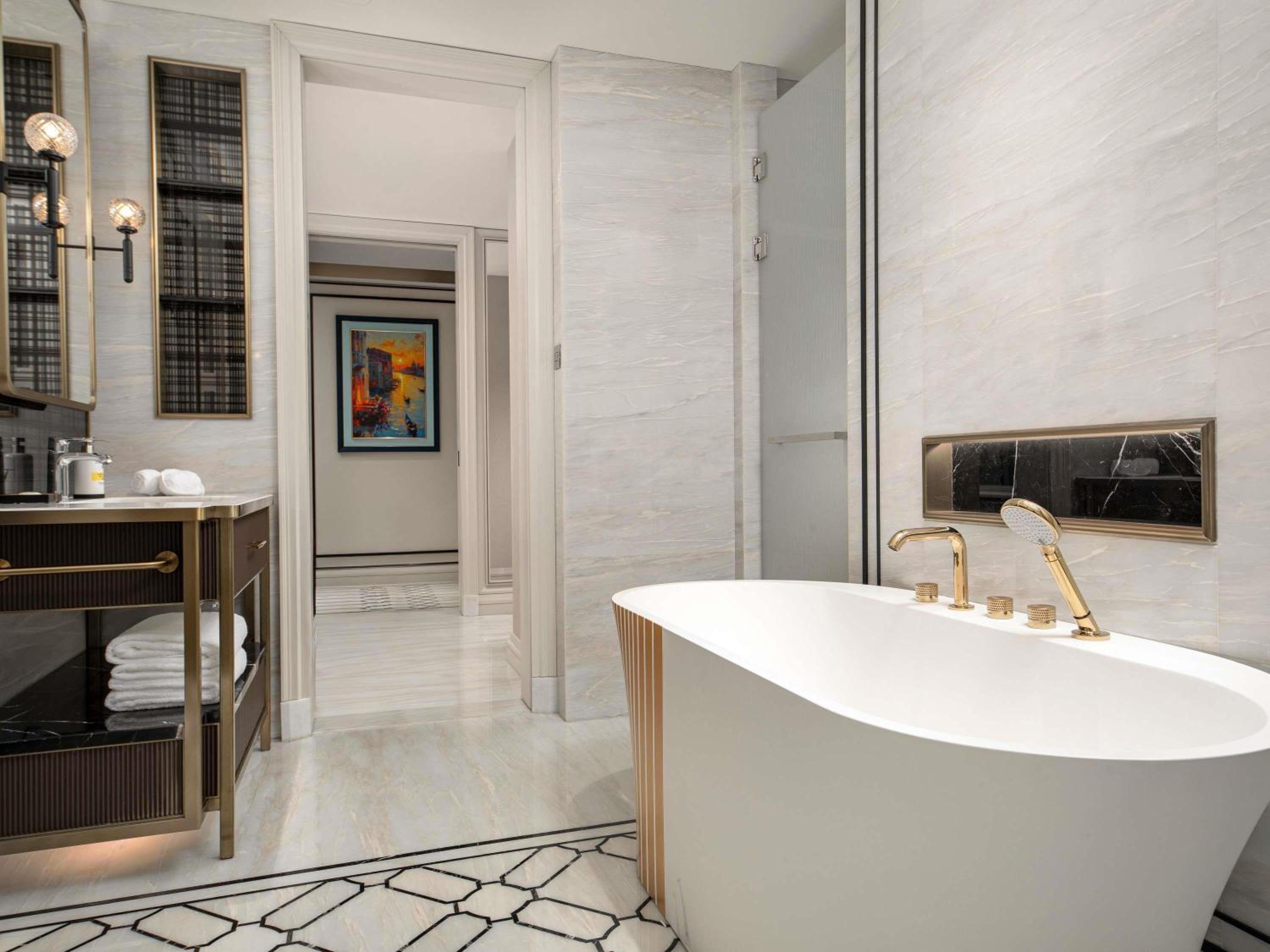 جناح تنفيذي بسرير كينج بمنطقة جلوس مع دخول الصالة في طابق مرتفع، PULLMAN BEIJING SOUTH 6/8