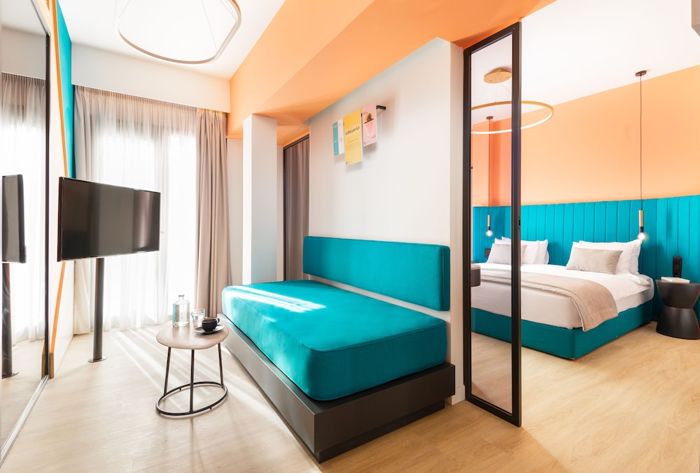 DELUXE, SUITE, BALCONY