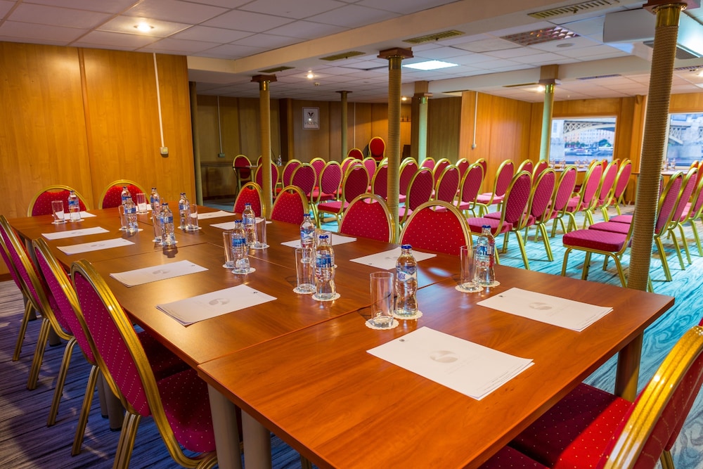 Grand Jules Boat Hotel 27/33