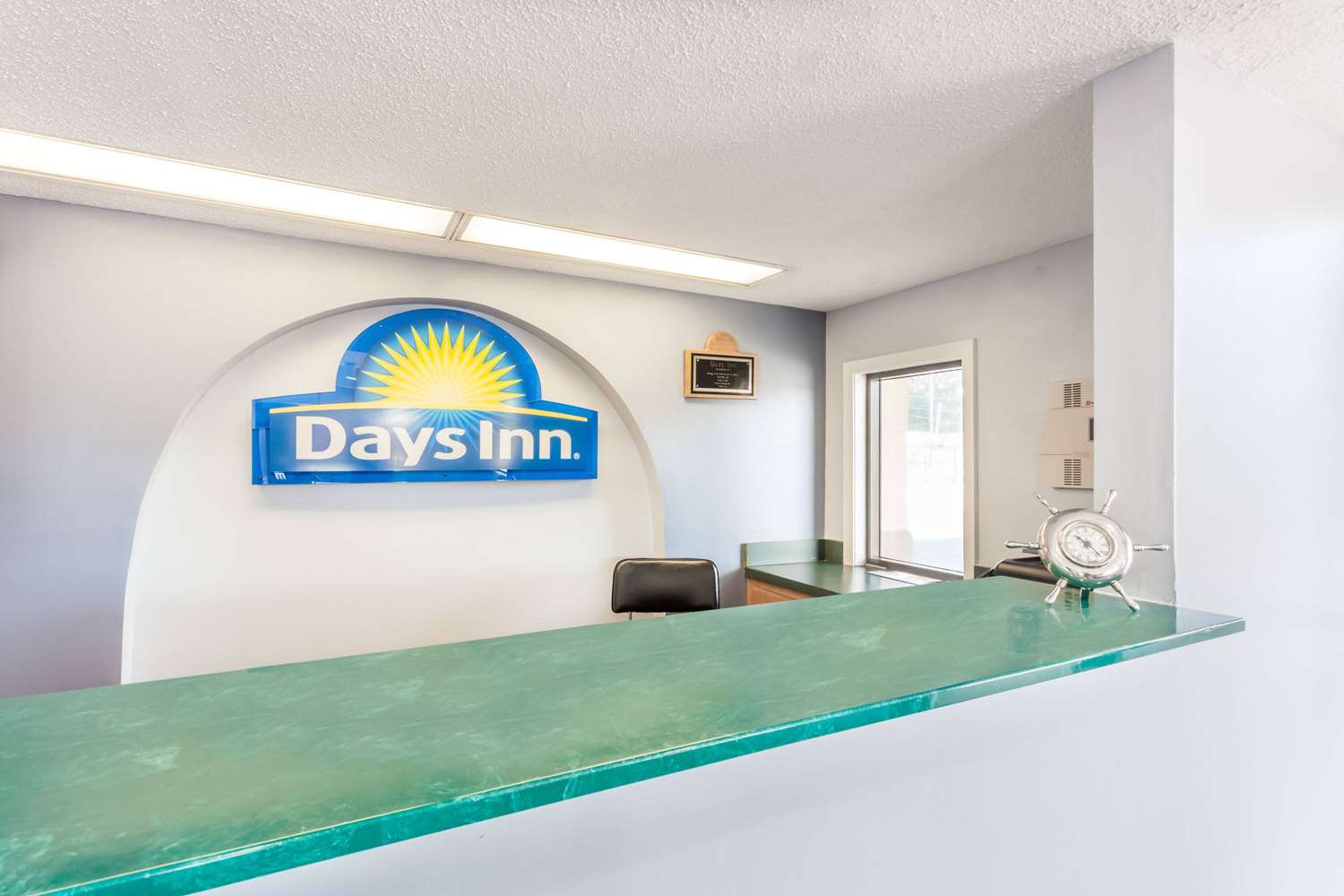 Days Inn by Wyndham Clinton 9/18