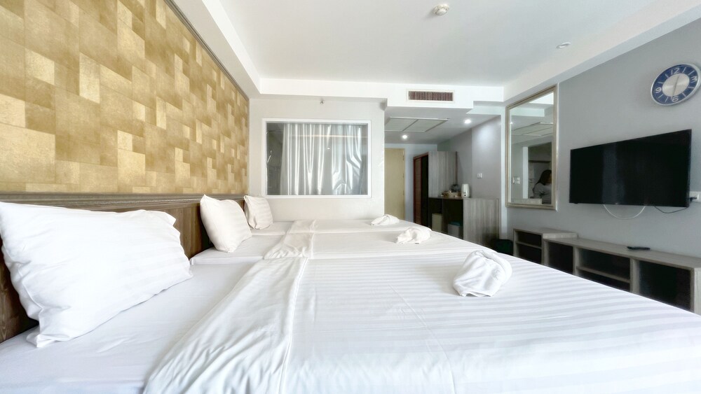 Dragon Beach Resort 16/55