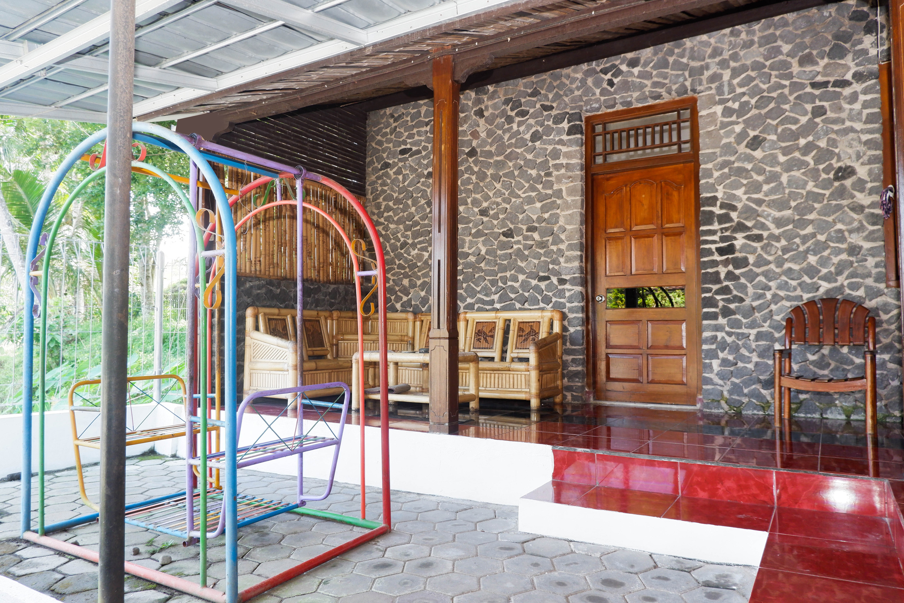 Rajasa Hotel by ZUZU 20/24