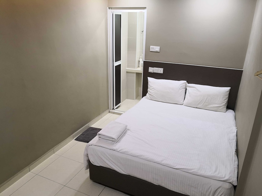 Tropika Garden Hotel 15/41