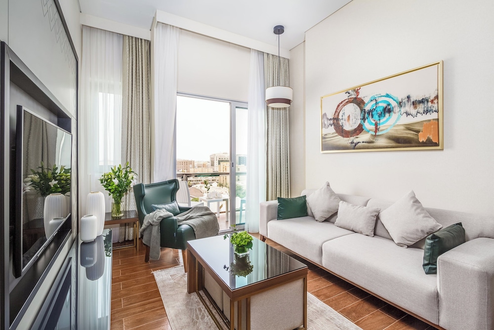 Central Inn Hotel & Suites Al Sadd 33/45