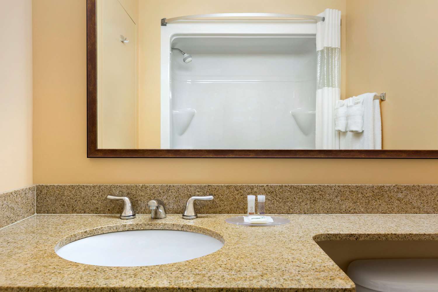 Days Inn by Wyndham Oromocto Conference Centre 11/12