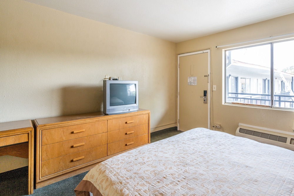 OYO Hotel Shreveport Airport North 26/60