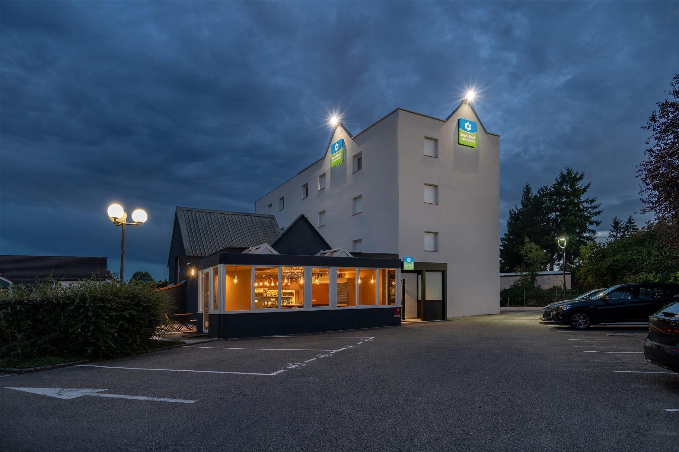 Sure Hotel by Best Western Dole 2/28