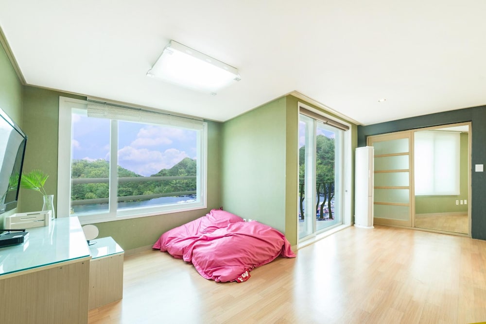 Gapyeong Apple Lodge Pension 19/50