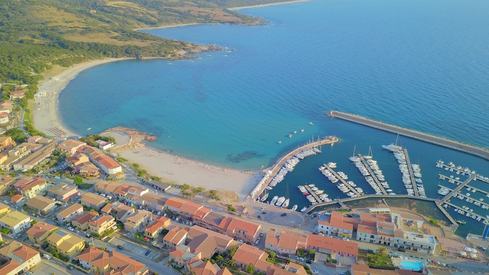 Appartamenti Isola Rossa Borgo Di Mare 48/55