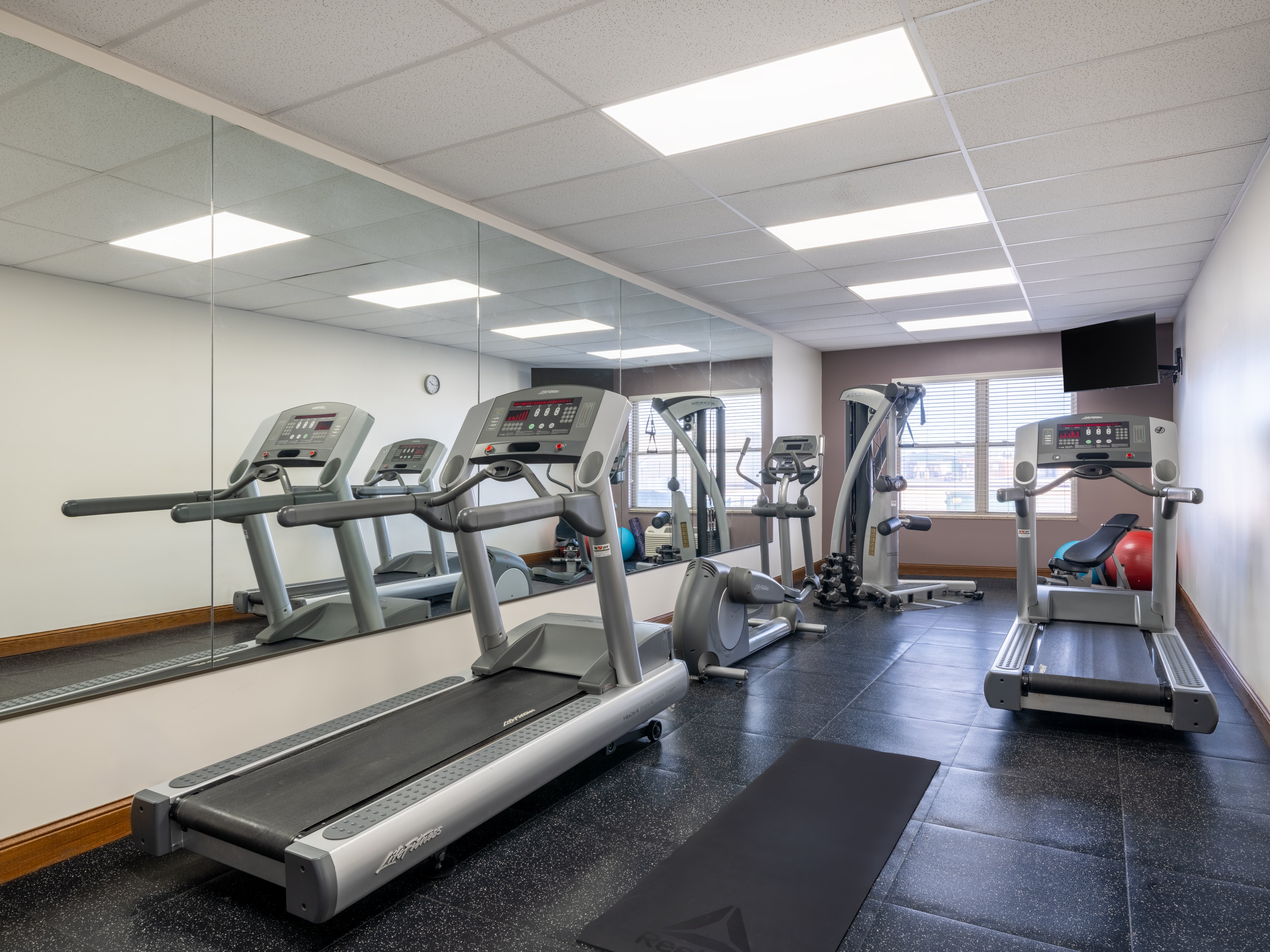 Country Inn and Suites By Radisson Gillette WY 30/51