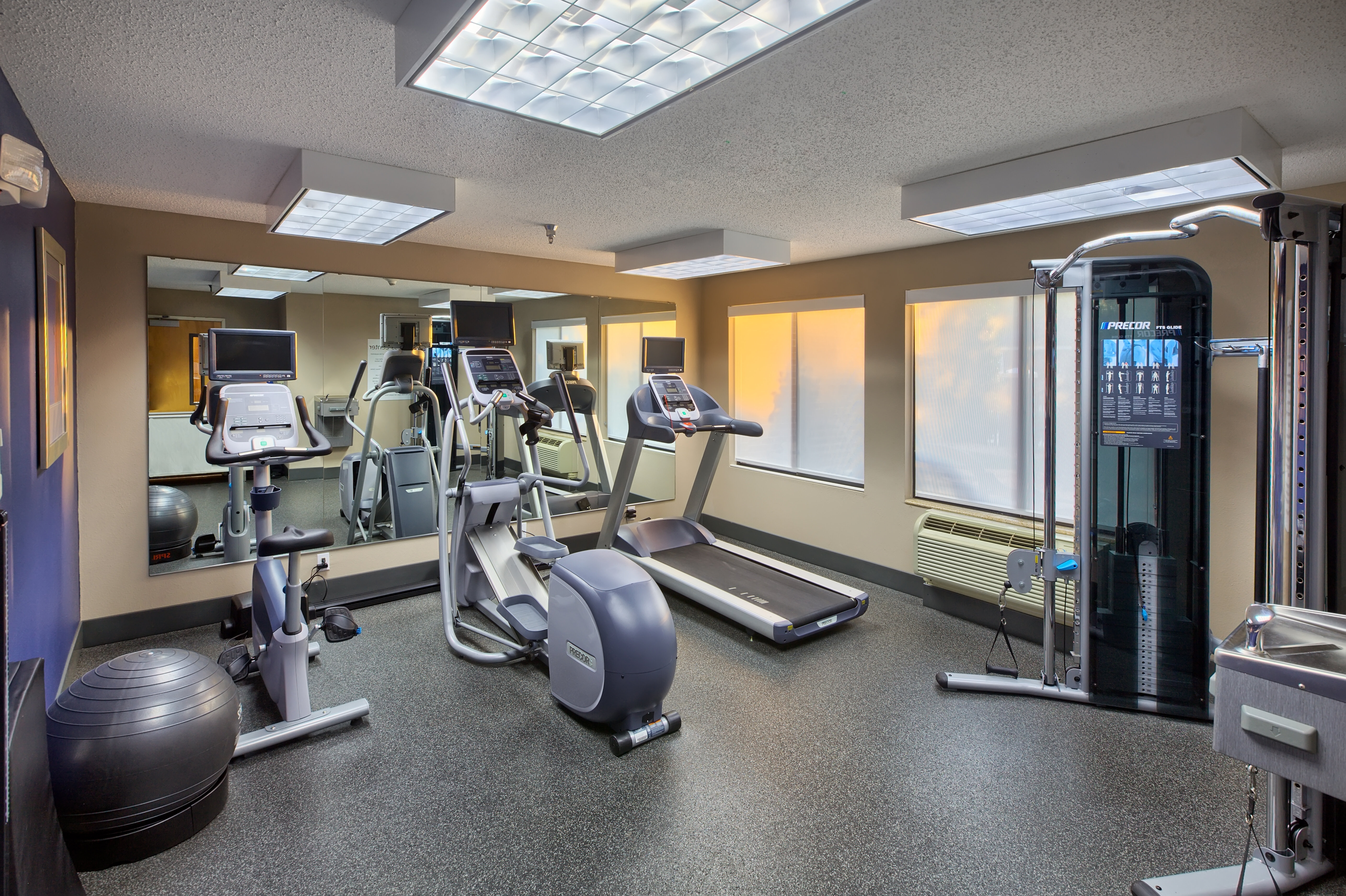 Holiday Inn Express Hotel Suites Raleigh North Wake Forest 47/76