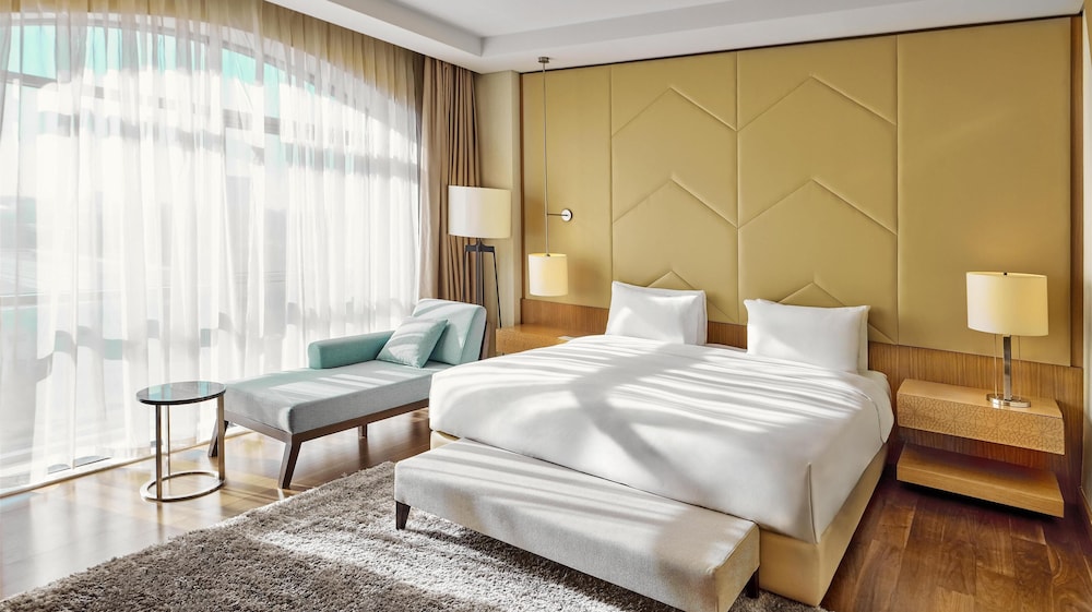 Diplomat, Suite, King Bed