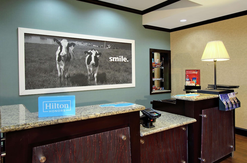 Hampton Inn And Suites Buffalo Tx 32/65