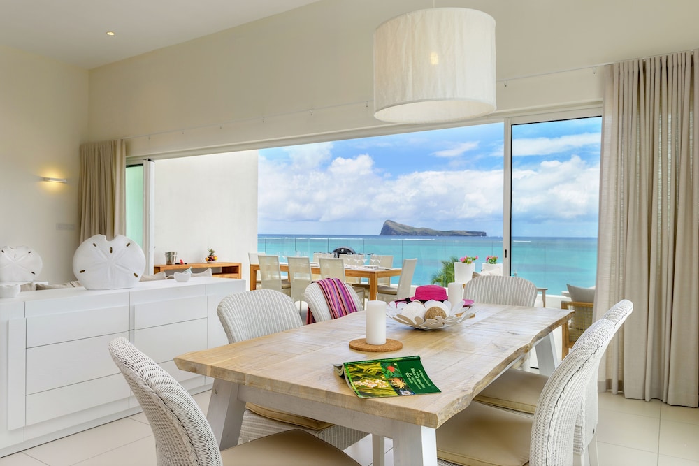 Myra Seafront Suites And Penthouses By Lov 45/56
