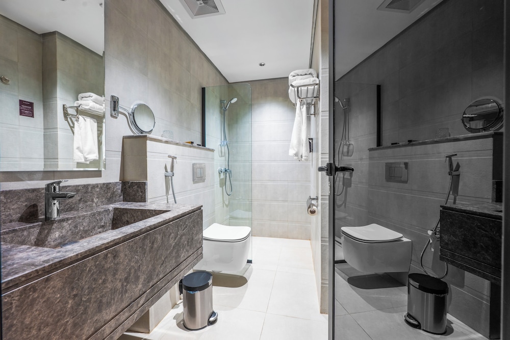 AYAS Hotel 35/36