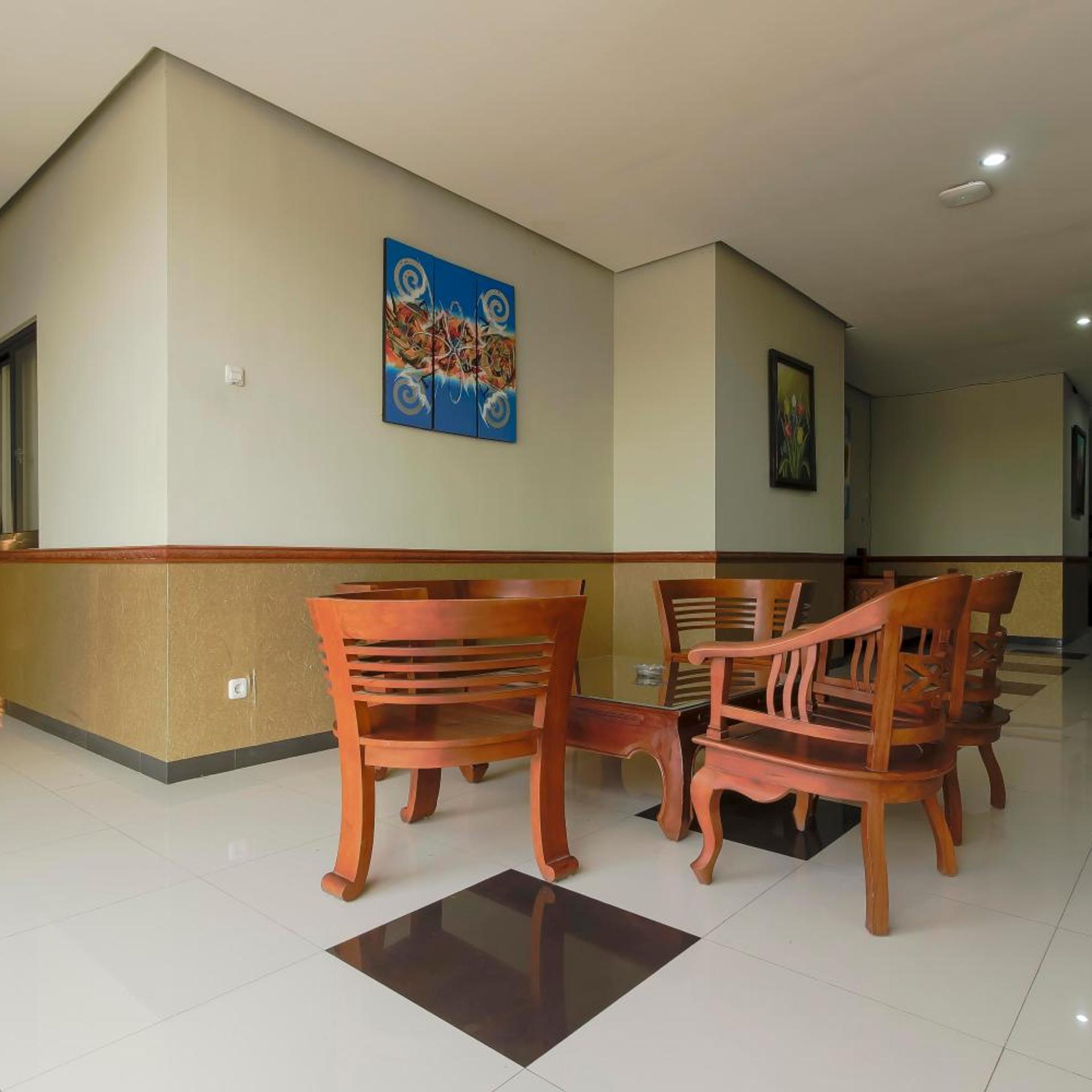 Reddoorz Plus @ Tuparev Cirebon 50/62