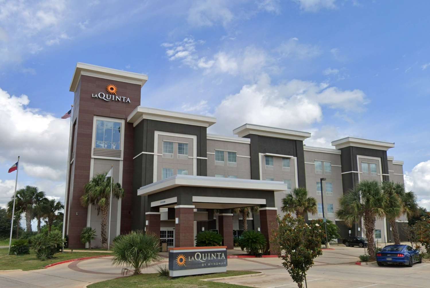 La Quinta Inn Suites Pearsall 52/56
