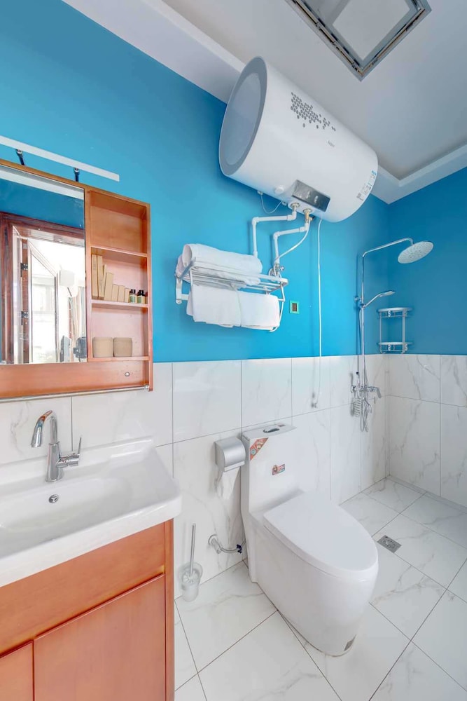 Gubei Water Town Revolution Hotel 47/50