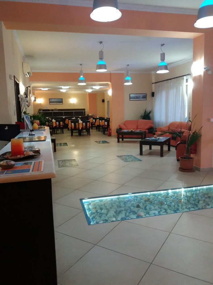ROMANTICA HOTEL 53/65