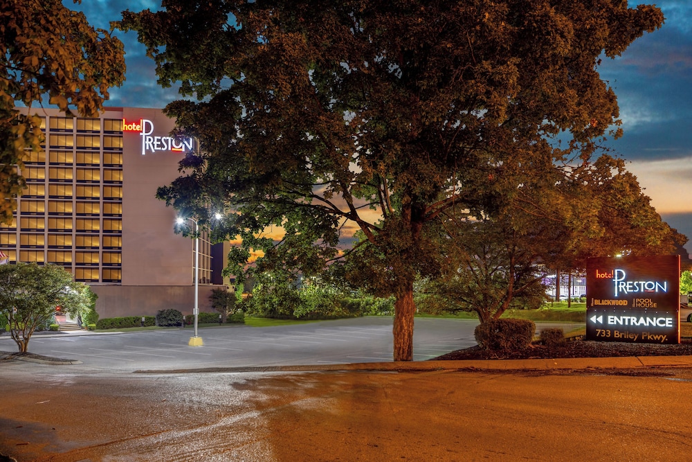 Hotel Preston Nashville Airport 68/70