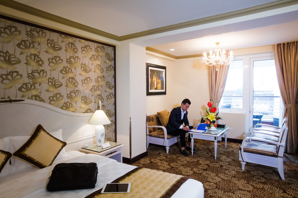 Chalcedony Hotel 38/50