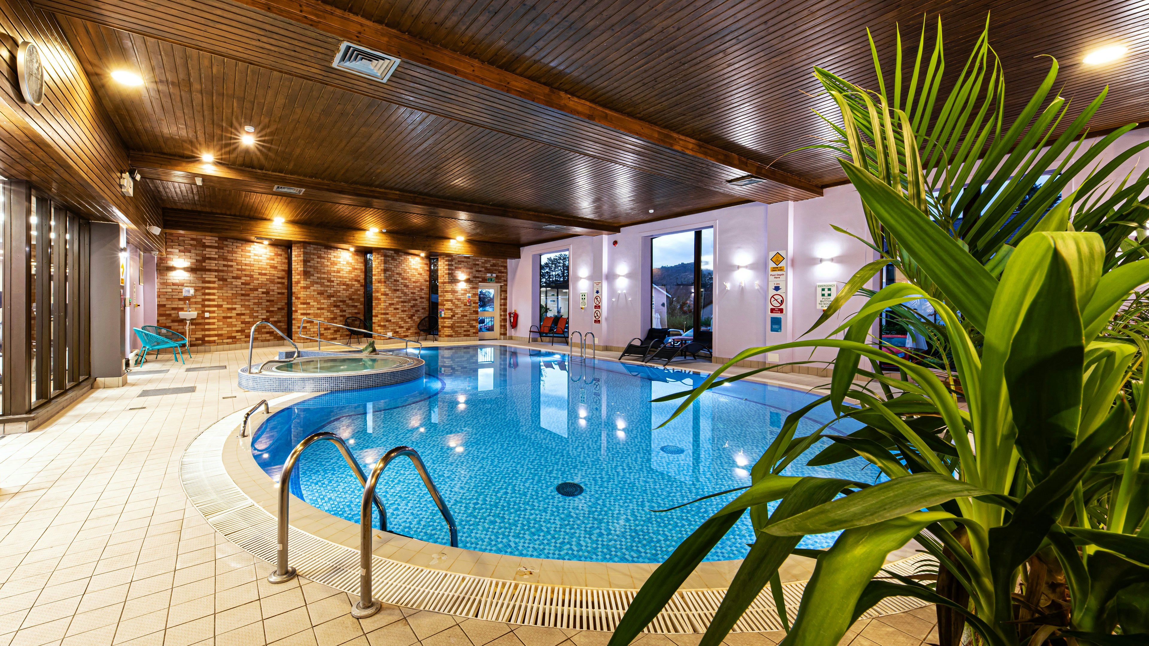 Scotlands Spa Hotel 64/95