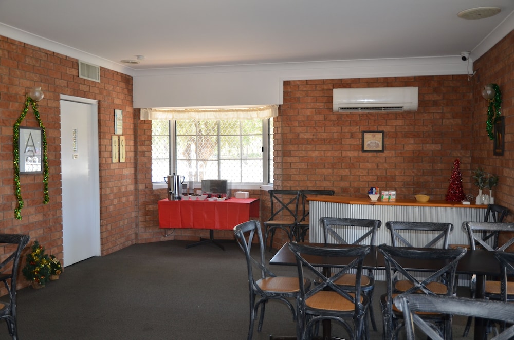 Alexander Motor Inn Moree 28/34