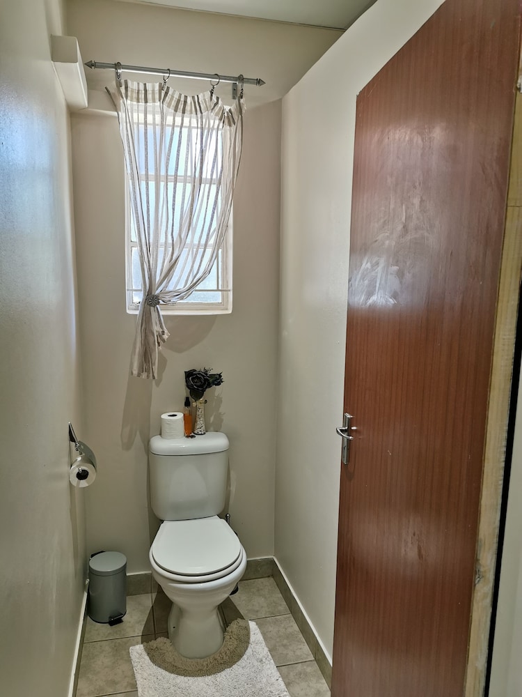 A Cherry Lane Self Catering and B&B 49/50