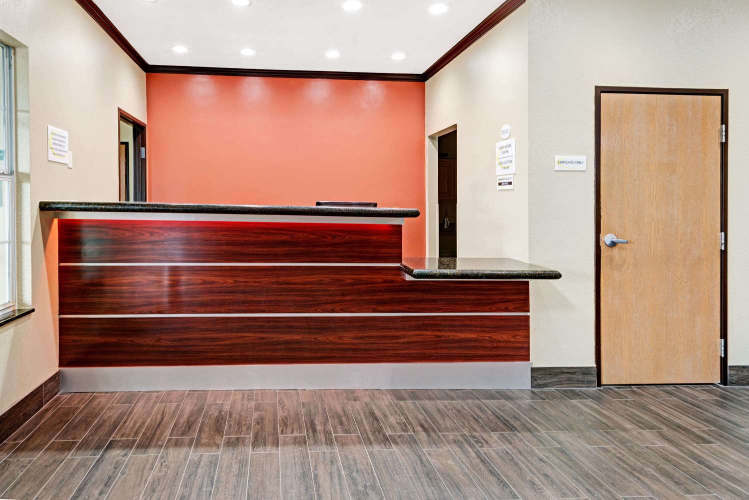 Super 8 By Wyndham San Antonio/Alamodome Area 7/38