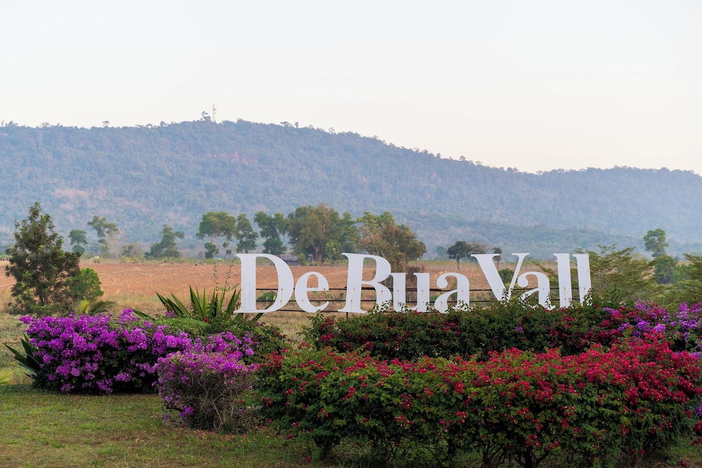 DE BUA VALLEY RESORT 46/49