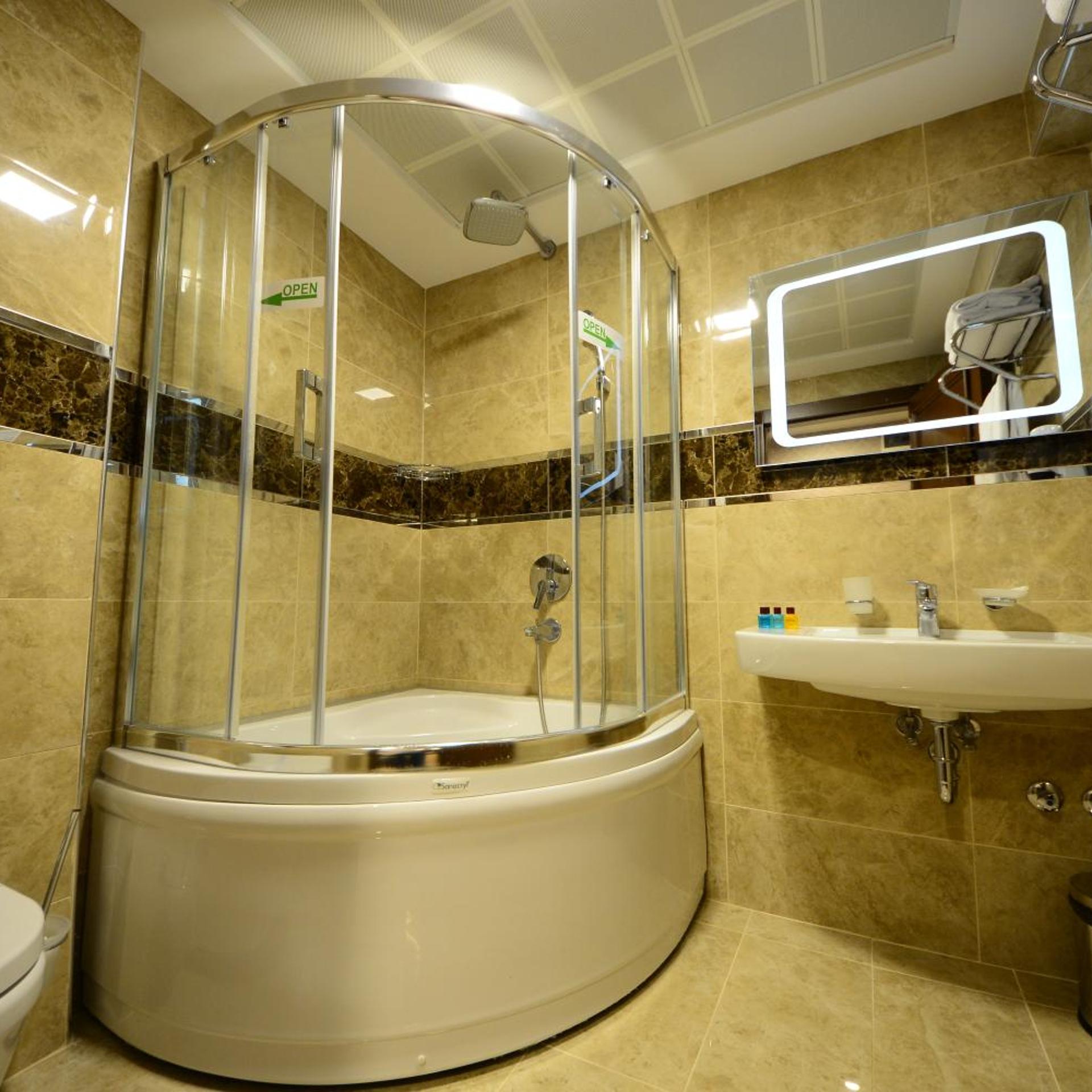 غرفة ثلاثية، Grand Bazaar Hotel 8/10