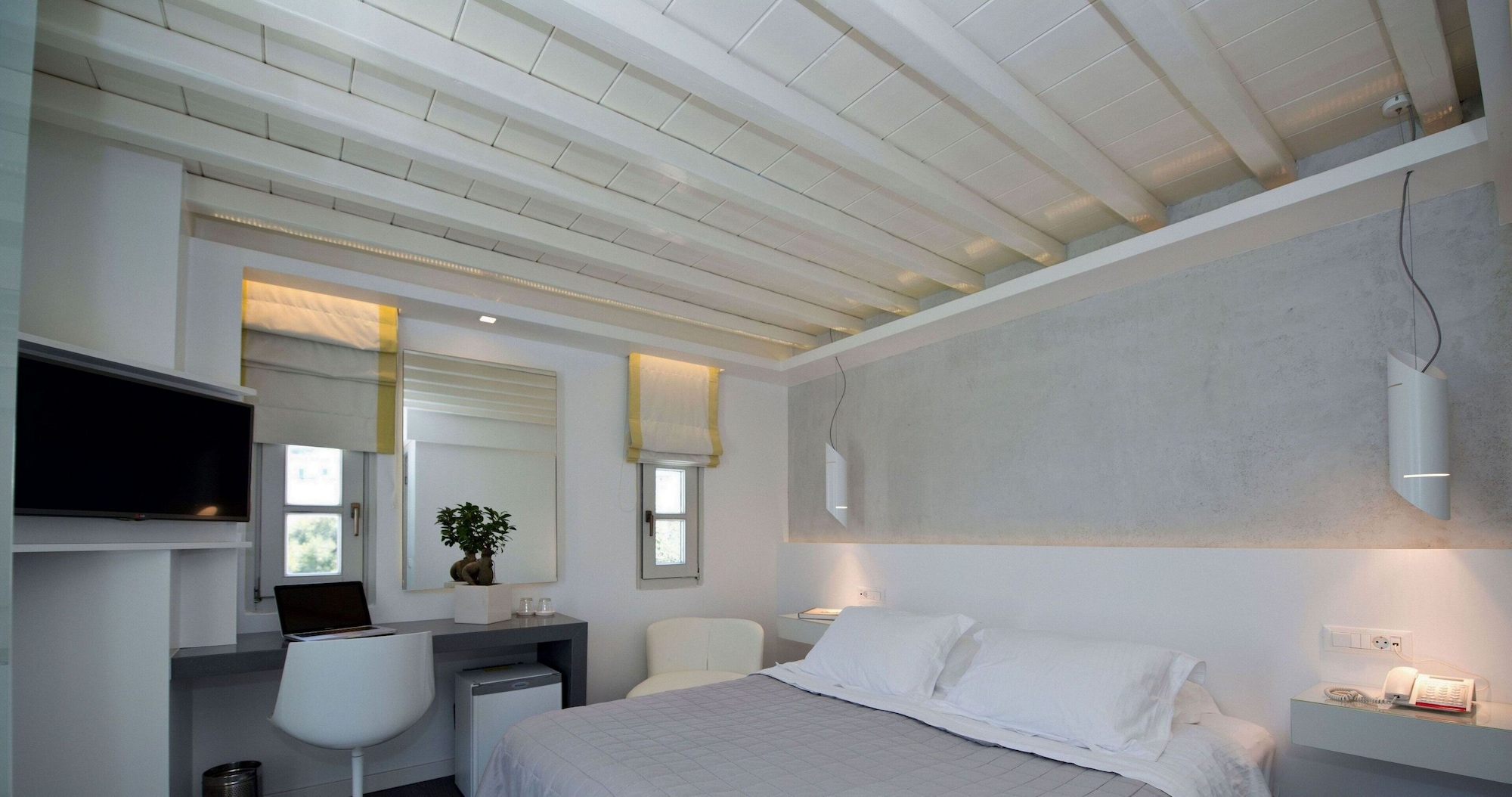 EXECUTIVE, SUITE, SEA VIEW