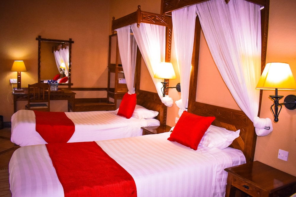 Lake Nakuru Lodge - All Inclusive 5/32