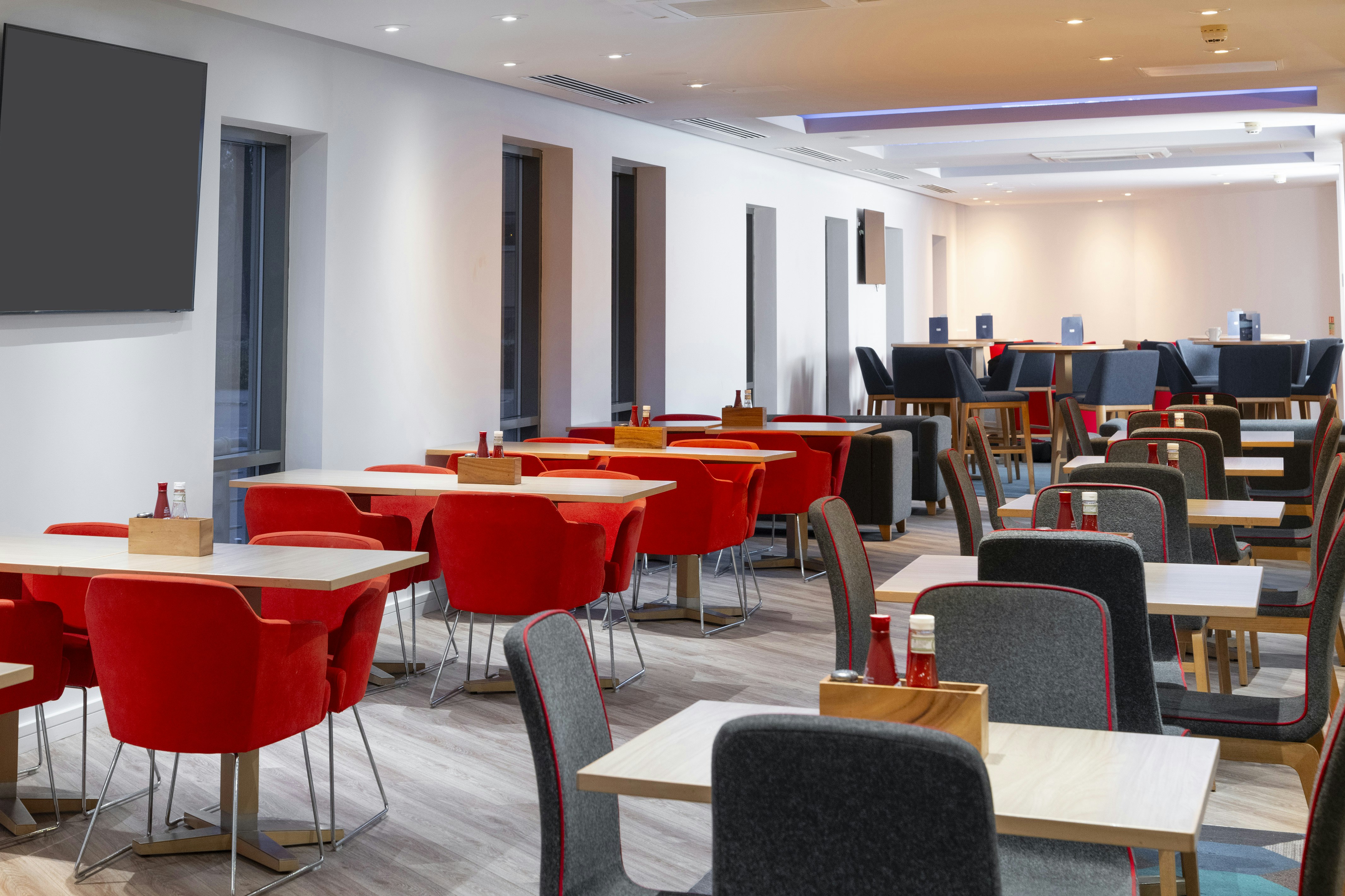 Holiday Inn Express Stevenage 61/66