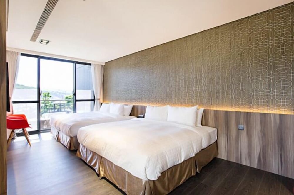 Tan Villa 8/29